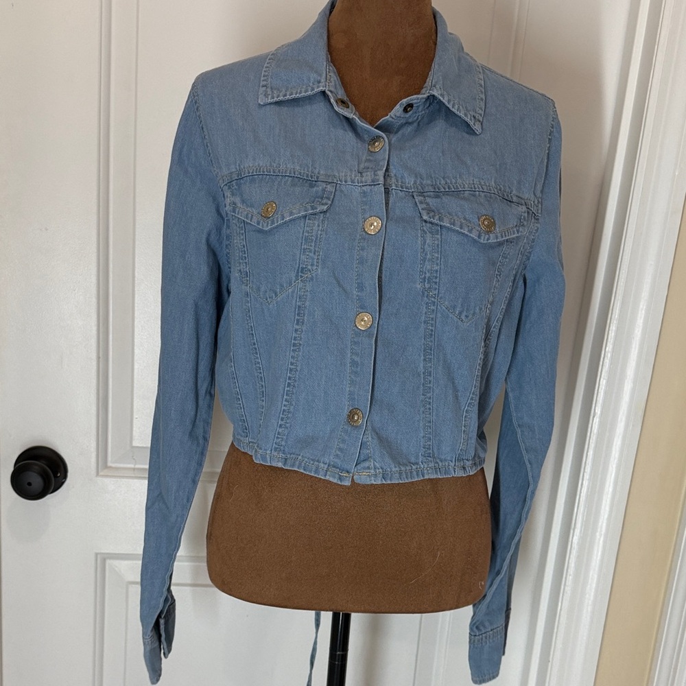 Light Blue Denim Lace-Up Back Crop Top - Picture 3 of 5